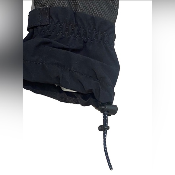 COPY - Lands’ End Kids Waterproof Squall Gloves in Black/Gray- Size M - Picture 6 of 10
